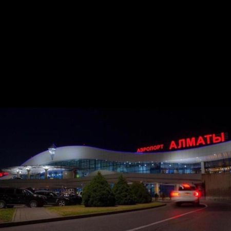 Ахметова 12 Appartement Alma-Ata Buitenkant foto