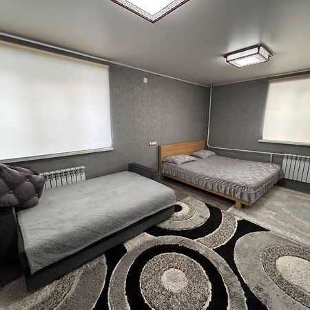Ахметова 12 Appartement Alma-Ata Buitenkant foto