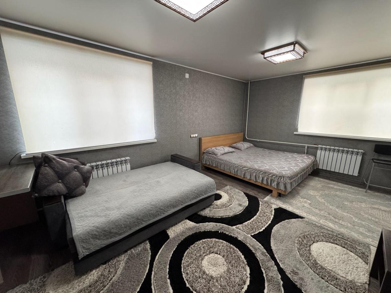 Ахметова 12 Appartement Alma-Ata Buitenkant foto